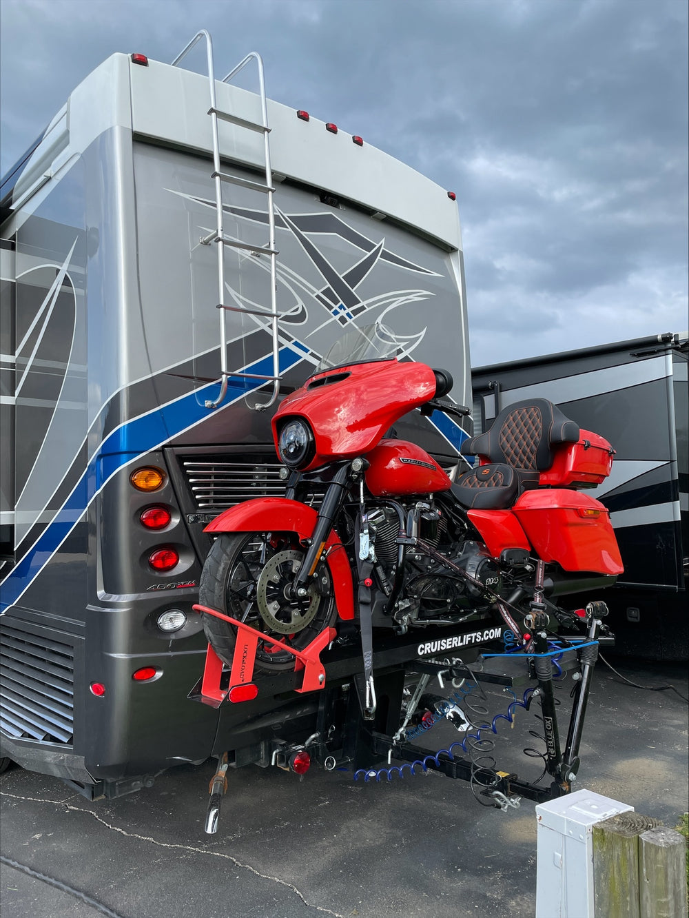 Cruiserlift Motorcycle Lift, Motorcycle Lift, Motorcycle Carrier, Motorcycle Hauler, Motorcycle, Motorhome, RV Motorcycle lift, RV Lift, RV Electric Motorcycle Lift, RV, Electric Motorcycle Lift, Harley, Honda, Victory, Yamaha, Winch Lift, Bikes, Bike Lift