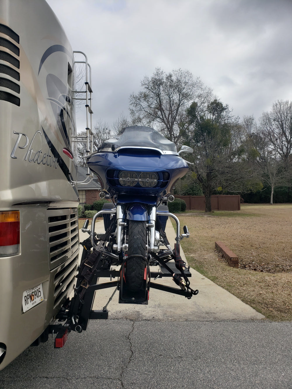 Cruiserlift Motorcycle Lift, Motorcycle Lift, Motorcycle Carrier, Motorcycle Hauler, Motorcycle, Motorhome, RV Motorcycle lift, RV Lift, RV Electric Motorcycle Lift, RV, Electric Motorcycle Lift, Harley, Honda, Victory, Yamaha, Winch Lift, Bikes, Bike Lift