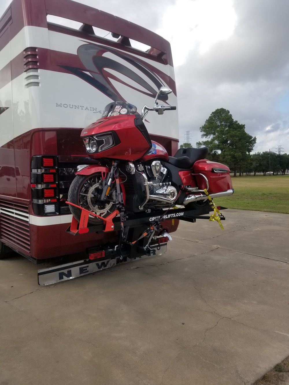 Cruiserlift Motorcycle Lift, Motorcycle Lift, Motorcycle Carrier, Motorcycle Hauler, Motorcycle, Motorhome, RV Motorcycle lift, RV Lift, RV Electric Motorcycle Lift, RV, Electric Motorcycle Lift, Harley, Honda, Victory, Yamaha, Winch Lift, Bikes, Bike Lift