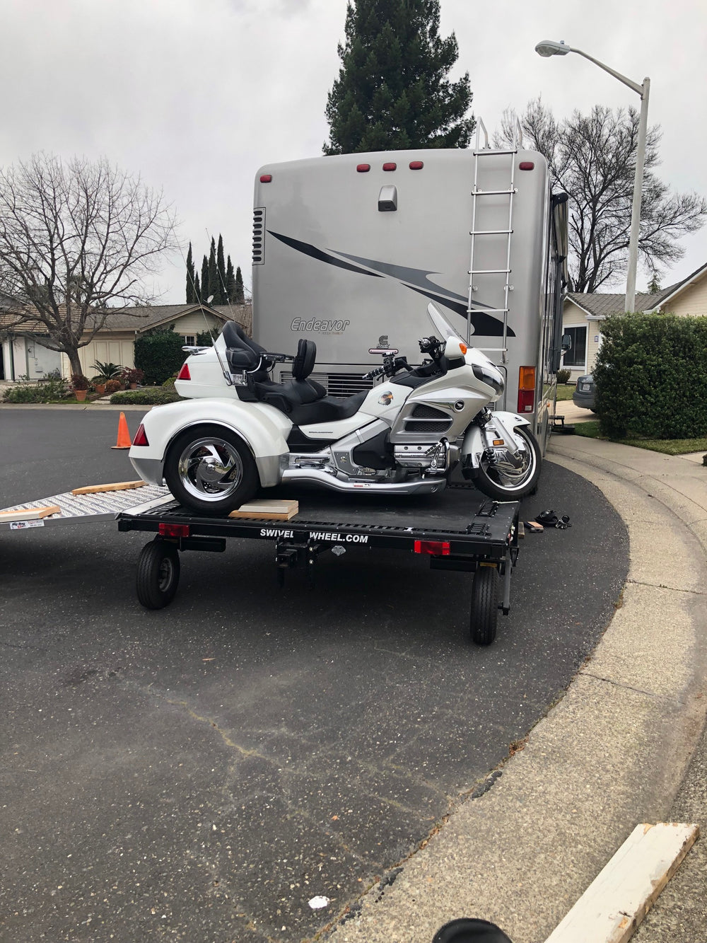 Swivelwheel Transport System, Swivelwheel Carrier, Swivelwheel Hauler, motorcycle carrier, scooter carrier, motorcycle hauler, scooter hauler, quickie mini golf cart hauler, quickie mini golf cart carrier, criket mini golf cart carrier,cricket mini golf cart hauler,dirt bike hauler, dirt bike carrier, carrier, golf cart hauler, golf cart carrier, atv hauler, atv carrier, Swivelwheel DW58 Tandem Tow, motorcycle, motorhome, fifth wheels, can-am carrier, can-am hauler, trike carrier, trike hauler