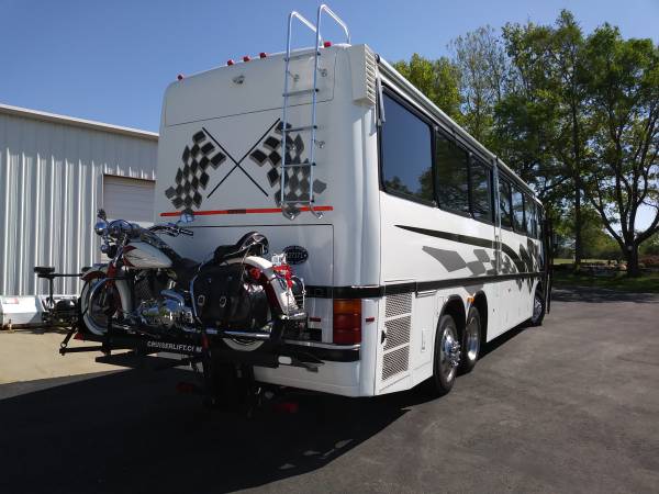  Cruiserlift Motorcycle Lift, Motorcycle Lift, Motorcycle Carrier, Motorcycle Hauler, Motorcycle, Motor home, RV Motorcycle lift, RV Lift, RV Electric Motorcycle Lift, RV, Electric Motorcycle Lift, Harley, Honda, Victory, Yamaha, Winch Lift, Bikes, Bike Lift, Motor Home Lift, Motor Home Motorcycle Lift, 1,000 ibs. Motor cycle Lift, super C Motorcycle Lift 