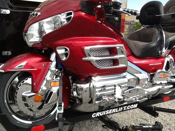 Cruiserlift Motorcycle Lift, Motorcycle Lift, Motorcycle Carrier, Motorcycle Hauler, Motorcycle, Motorhome, RV Motorcycle lift, RV Lift, RV Electric Motorcycle Lift, RV, Electric Motorcycle Lift, Harley, Honda, Victory, Yamaha, Winch Lift, Bikes, Bike Lift